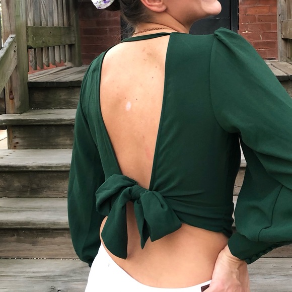NWT Beautiful emerald green long sleeve crop top - Picture 2 of 9
